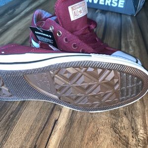 NWT converse Madison OX